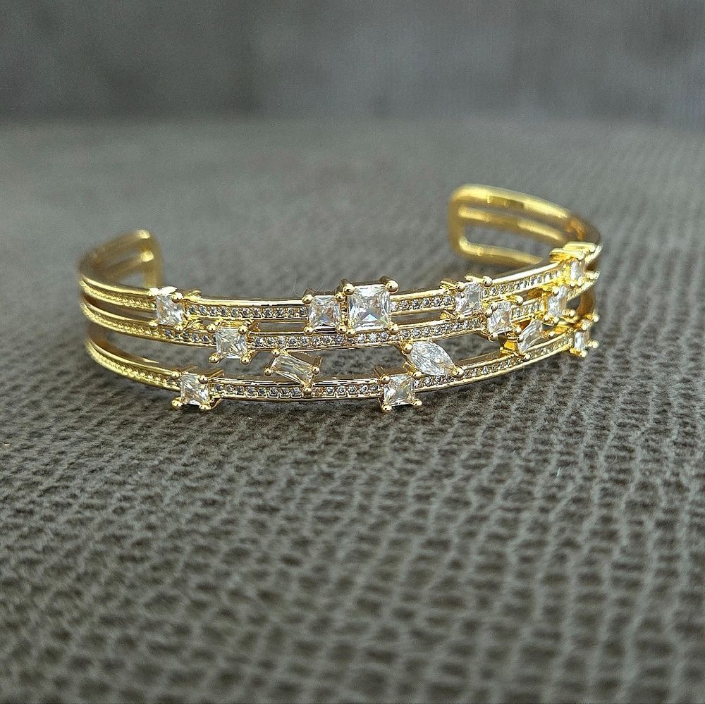 Eye👁 Candy🍭 Cuff Bracelet with Cubic Zirconia Gemstones💎 - NWT